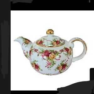 Old Country Roses Classic Collection V Teapot by Royal Albert 1988. NEW.